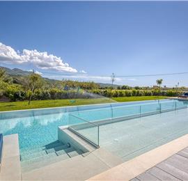 5 bedroom luxury seaside villa with indoor & outdoor pool, near Acharavi, sleeps 10